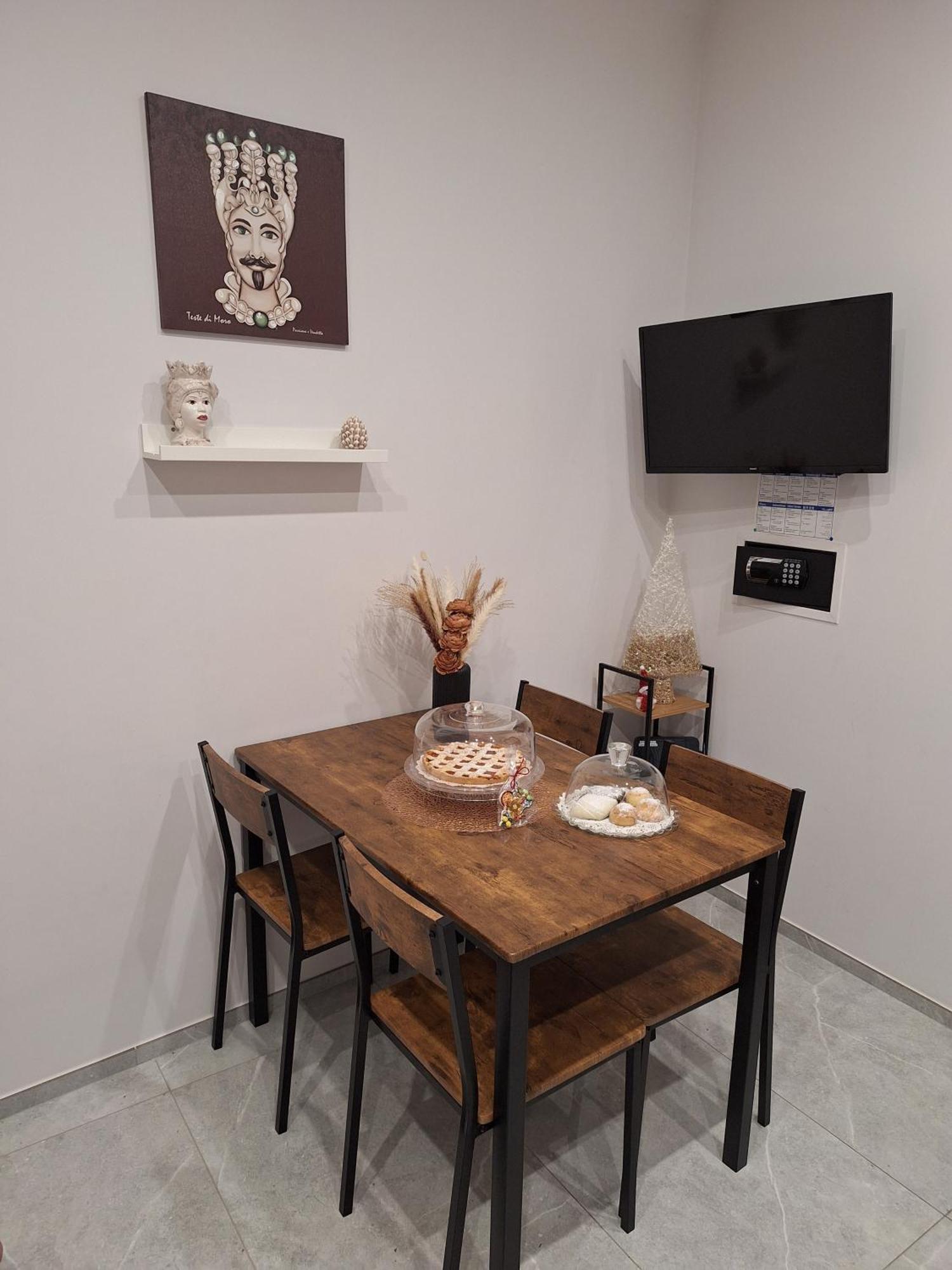 Casa Vacanze Al Teatro Catania Bagian luar foto