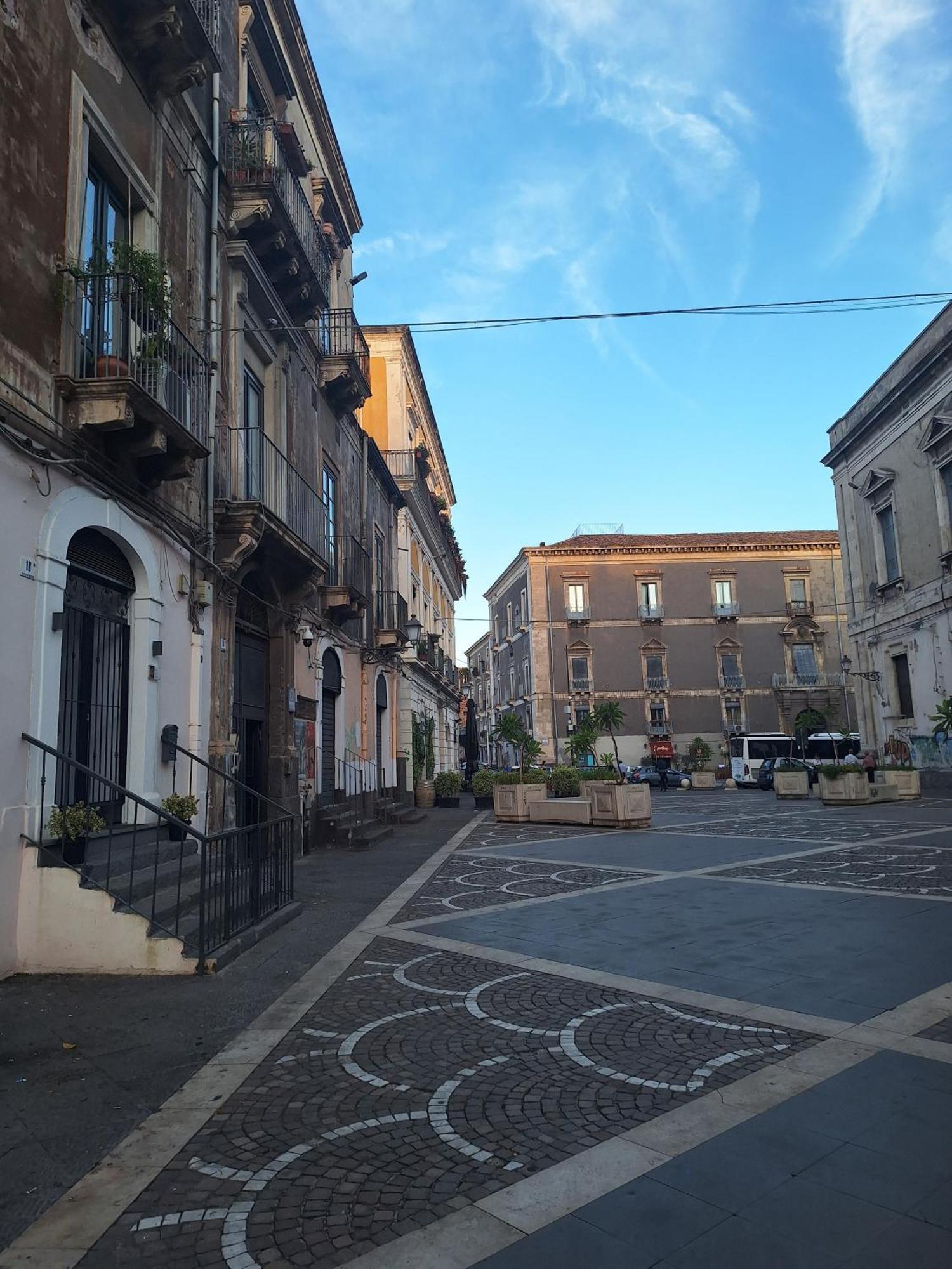 Casa Vacanze Al Teatro Catania Bagian luar foto